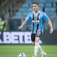 Grêmio segue sem avanços pela renovação de Arthur