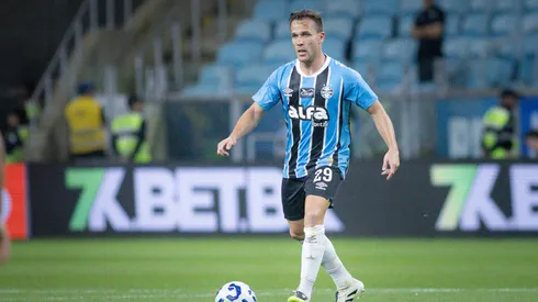 Arthur jogador do Gremio durante partida contra o Cruzeiro no estadio Arena do Gremio pelo campeonato Brasileiro A 2025.