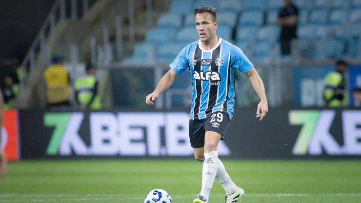 Arthur jogador do Gremio durante partida contra o Cruzeiro no estadio Arena do Gremio pelo campeonato Brasileiro A 2025.