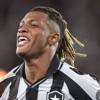 Danilo prega foco no Botafogo, mas quer voltar para Europa