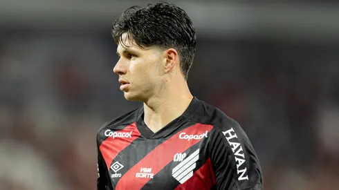 Zapelli durante confronto contra o Corinthians no Brasileirão de 2026.