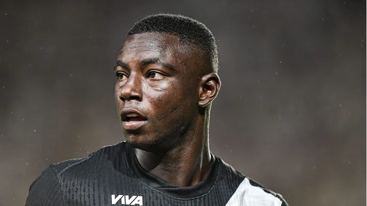 Hinestroza deve ser titular no Vasco contra o Coxa.
