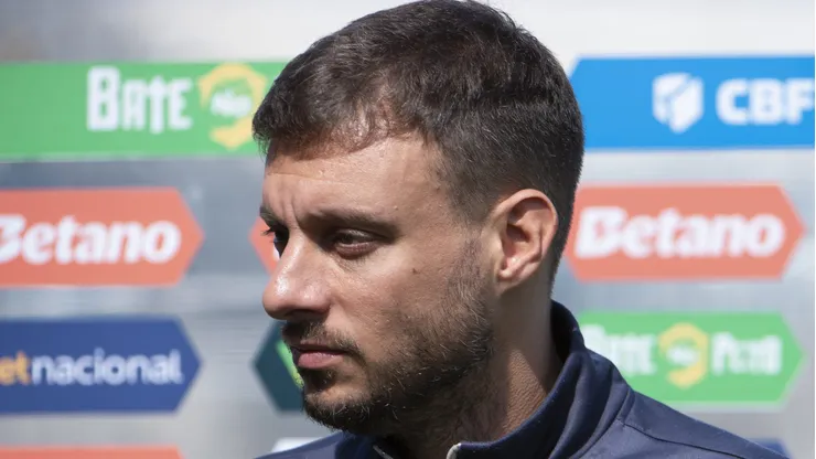 Anselmi durante confronto entre Bragantino e Botafogo no Brasileirão de 2026.