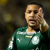 Vitor Roque desfalca o Palmeiras contra o Grêmio