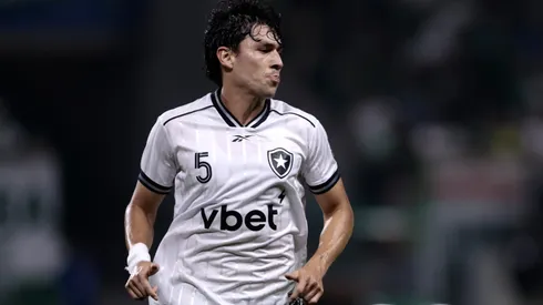 Ferraresi jogador do Botafogo durante partida contra o Palmeiras no estadio Arena Allianz Parque pelo campeonato Brasileiro A 2026. Foto: Marcello Zambrana/AGIF
