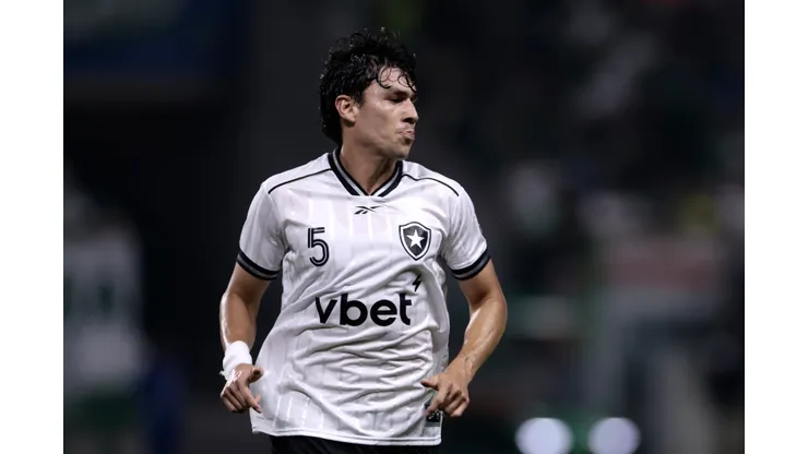 Ferraresi jogador do Botafogo durante partida contra o Palmeiras no estadio Arena Allianz Parque pelo campeonato Brasileiro A 2026. Foto: Marcello Zambrana/AGIF