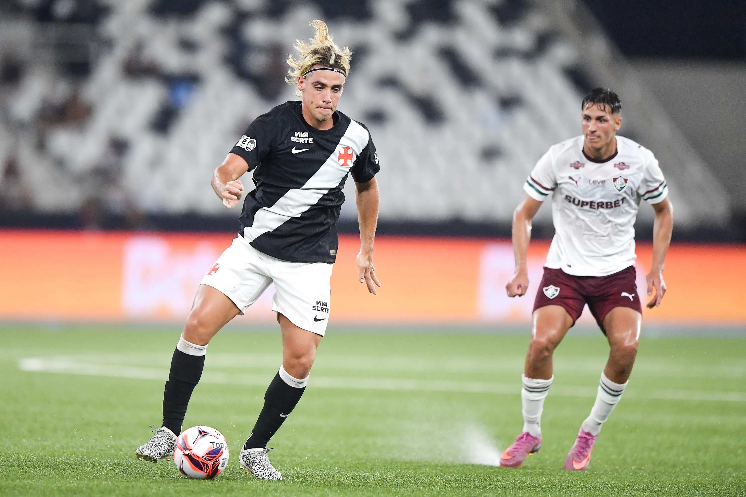 Spinelli, jogador do Vasco, durante partida contra o Fluminense  – Foto: Thiago Ribeiro/AGIF