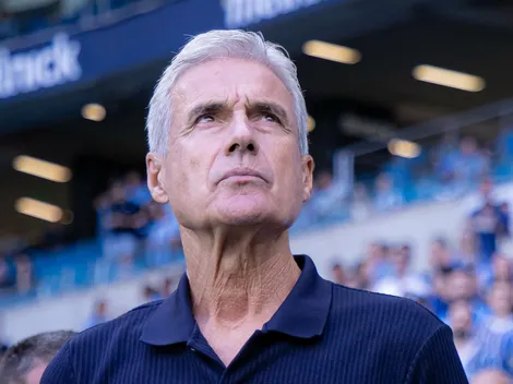 Zé Roberto conversa com Luís Castro no CT do Grêmio