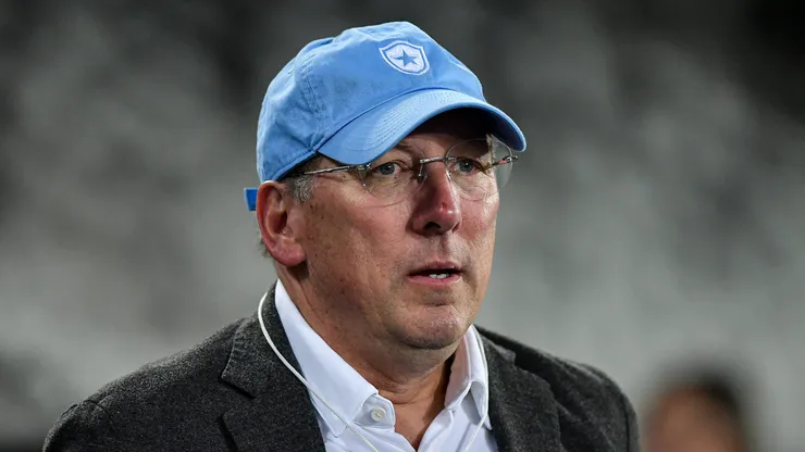 John Textor presidente da SAF do Botafogo durante partida contra o Atletico-GO no estadio Engenhao pelo campeonato Brasileiro A 2024. Foto: Thiago Ribeiro/AGIF