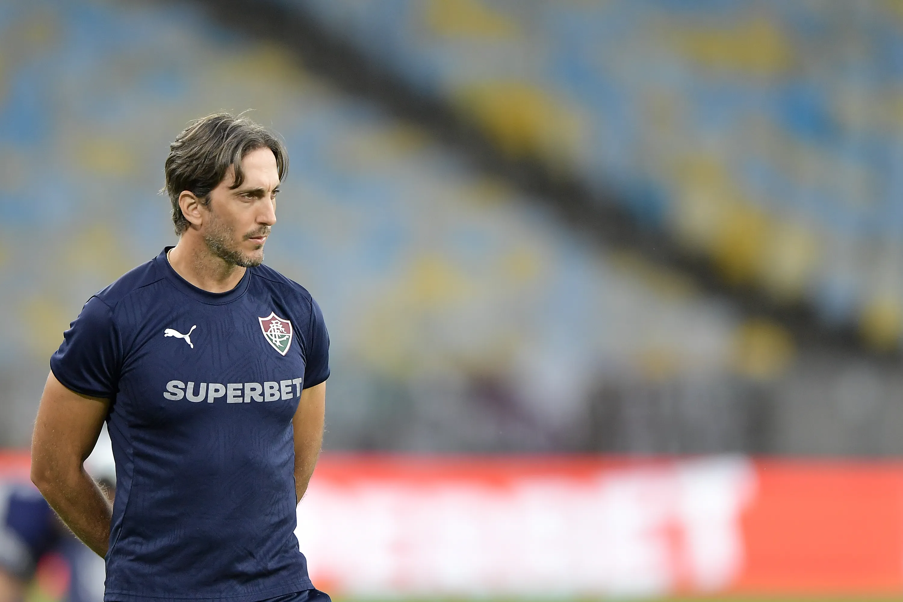 – Zubeldia tecnico do Fluminense durante partida contra o Atletico-MG no estadio Maracana pelo campeonato Brasileiro A 2026. Foto: Thiago Ribeiro/AGIF