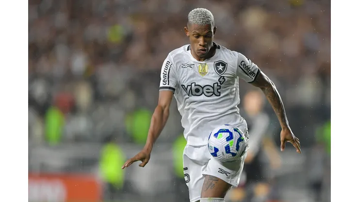 RJ - RIO DE JANEIRO - 27/08/2025 - COPA DO BRASIL 2025, VASCO X BOTAFOGO - Danilo jogador do Botafogo durante partida contra o Vasco no estadio Sao Januario pelo campeonato Copa Do Brasil 2025. Foto: Thiago Ribeiro/AGIF