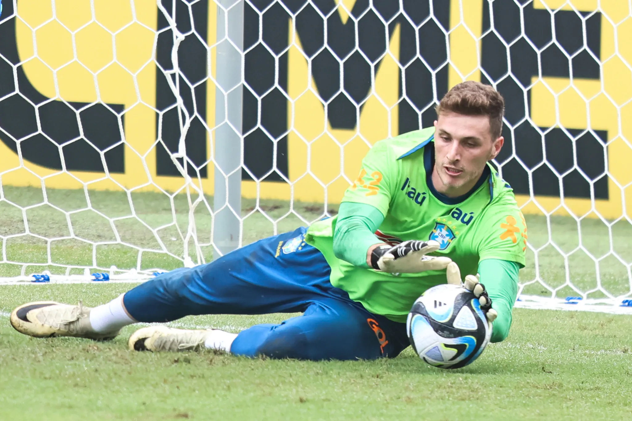PA – BELEM – 13/11/2024 – SELECAO BRASILEIRA, TREINO – Bento jogador do Selecao Brasileira durante treino no estadio Mangueirao. Foto: Fernando Torres/AGIF