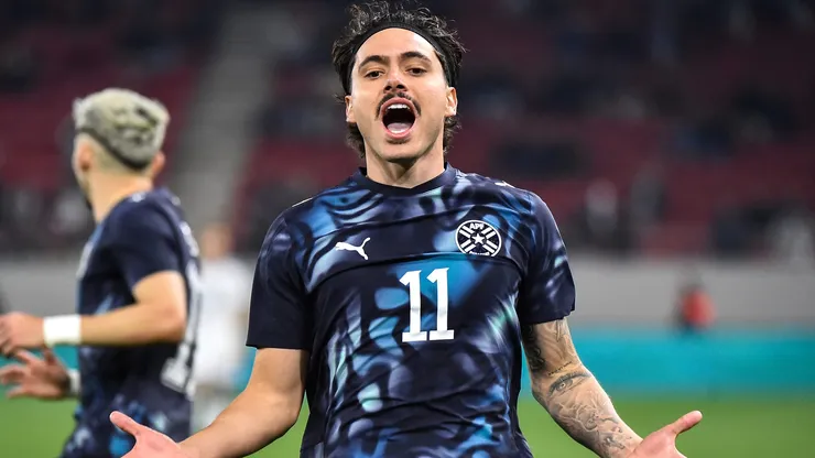 Maurício se destacou na Data Fifa pela seleção paraguaia. Foto: Milos Bicanski/Getty Images