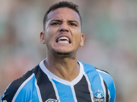 Grêmio pede R$ 48 milhões para vender Gustavo Martins