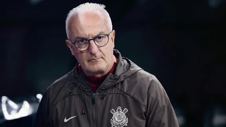 Botafogo cogitou contratação de Dorival Júnior, do Corinthians