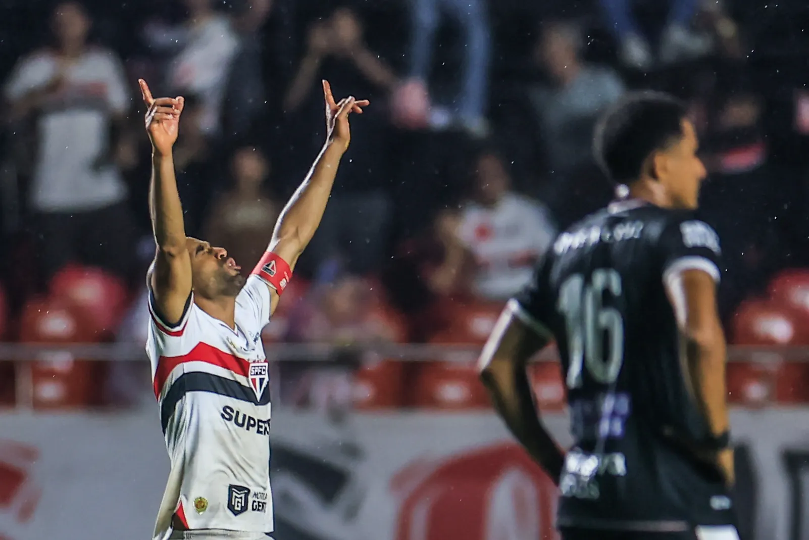 Lucas Moura jogador do Sao Paulo comemora seu gol durante partida contra o Primavera no estadio Morumbi pelo campeonato Paulista 2026. Foto: Marcello Zambrana/AGIF
