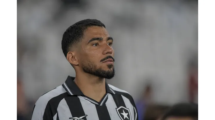 RJ - RIO DE JANEIRO - 01/02/2026 - CARIOCA 2026, BOTAFOGO X FLUMINENSE - Allan jogador do Botafogo durante partida contra o Fluminense no estadio Engenhao pelo campeonato Carioca 2026. Foto: Thiago Ribeiro/AGIF