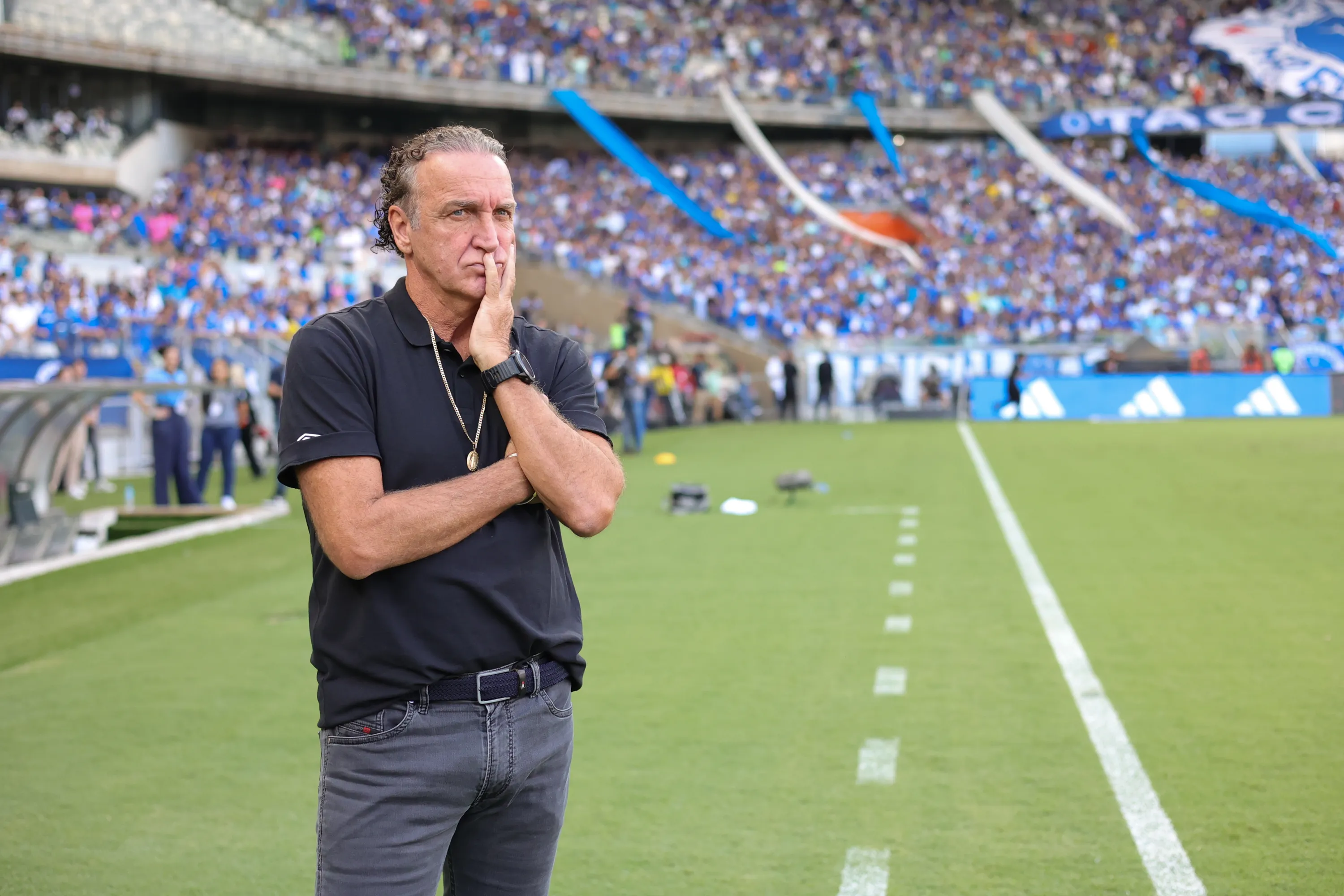 Cuca comandando o Santos –  Foto: Gilson Lobo/AGIF