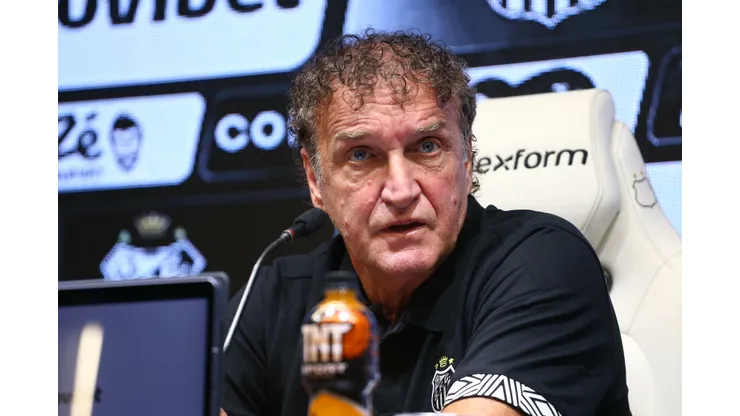 Cuca, técnico do Santos