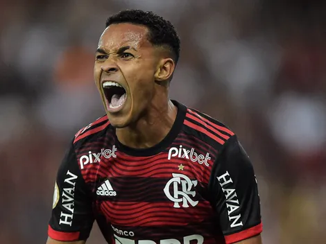 Flamengo cobra dívida do Almería por Lázaro