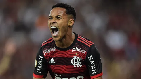 Lazaro jogador do Flamengo comemora seu gol durante partida contra o Atletico-GO no estadio Maracana pelo campeonato Brasileiro A 2022. Foto: Thiago Ribeiro/AGIF