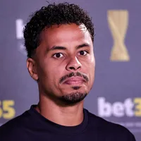 Dorival é questionado no Corinthians sobre a expulsão de Allan