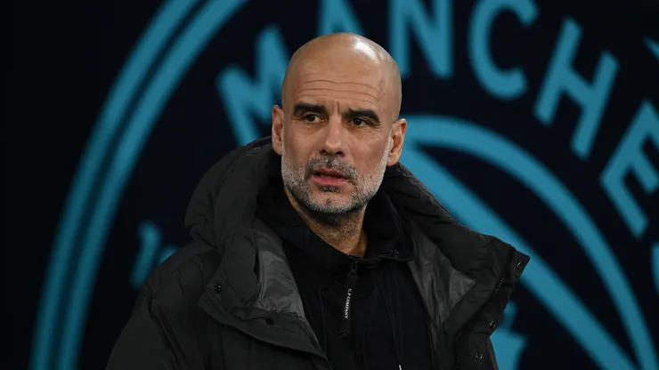 O técnico do Manchester City, Pep Guardiola, durante a partida da Premier League entre Manchester City e Nottingham Forest no Etihad Stadium em 4 de março de 2026 em Manchester, Inglaterra. (Foto de Gareth Copley/Getty Images)