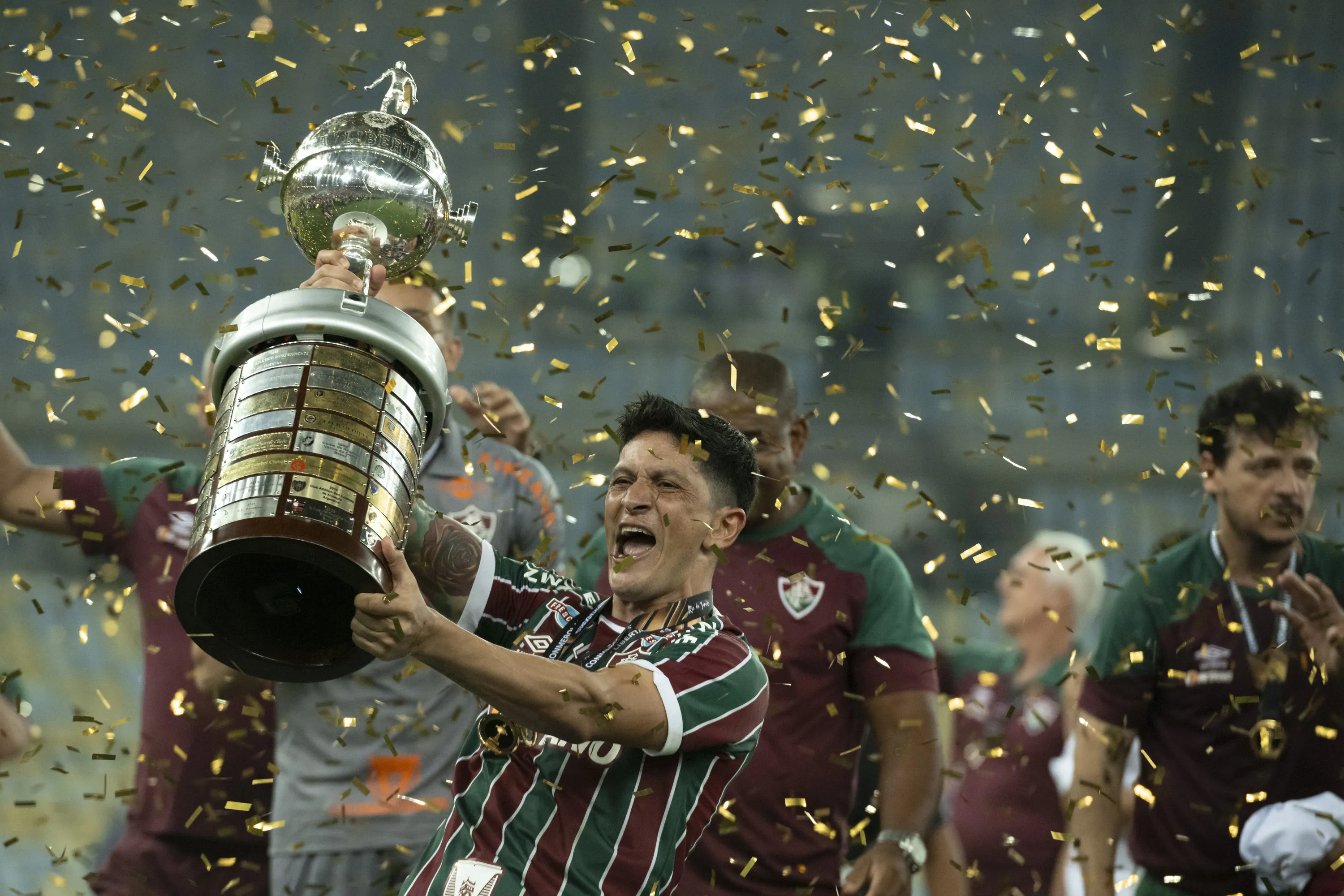German Cano jogador do Fluminense levanta a taca de campeao durante cerimonia de premiacao ao final da partida contra o Boca Juniors no estadio Maracana pela decisao do campeonato Libertadores 2023.   Foto: Jorge Rodrigues/AGIF