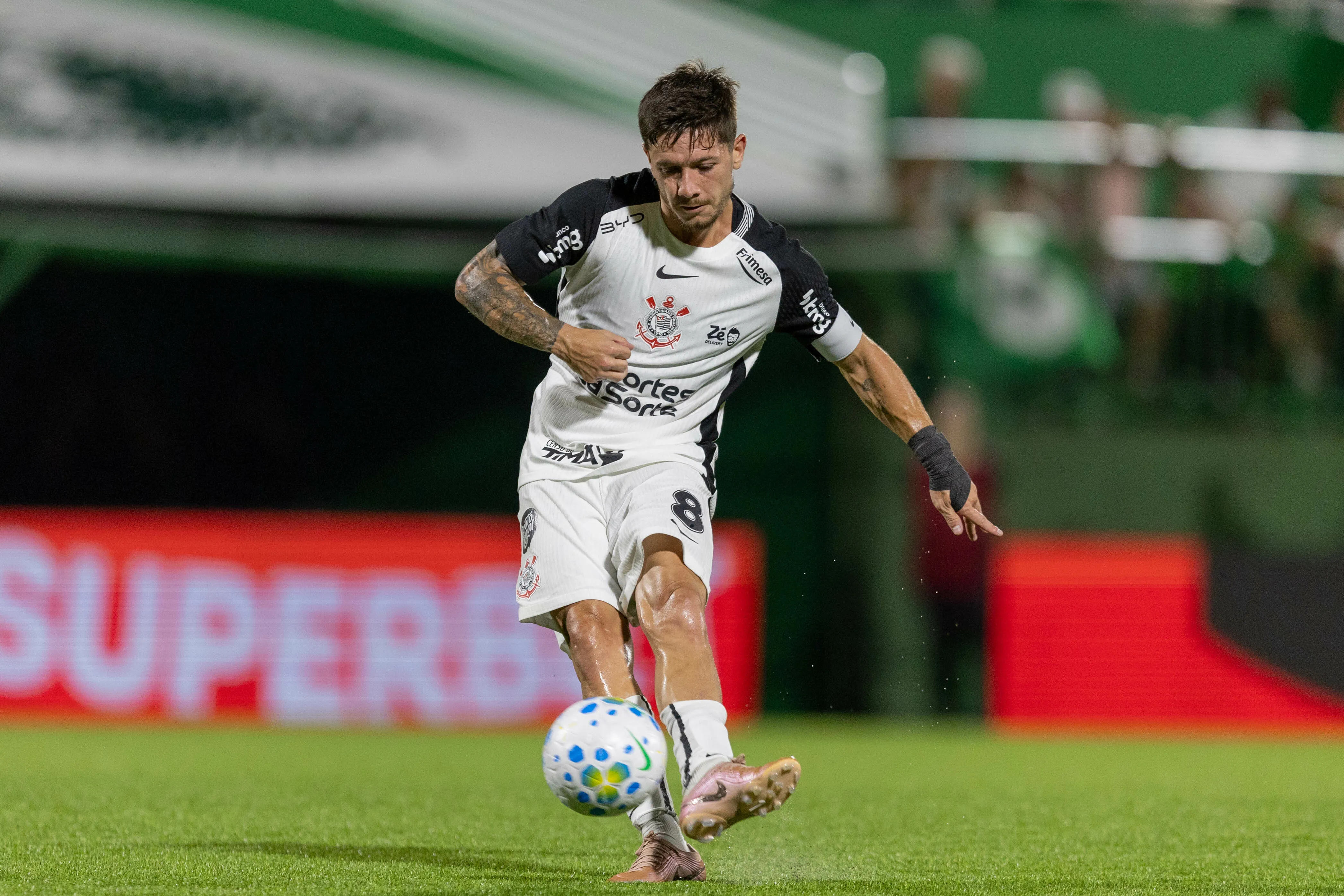 SC – CHAPECO – 19/03/2026 – BRASILEIRO A 2026, CHAPECOENSE X CORINTHIANS – Garro jogador do Corinthians durante partida contra o Chapecoense no estadio Arena Conda pelo campeonato Brasileiro A 2026. Foto: Liamara Polli/AGIF