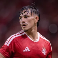 Bernabei é elogiado por Pezzolano após Internacional x São Paulo