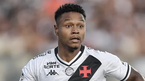 Matheus Franca jogador do Vasco durante partida contra o Vitoria no estadio Sao Januario pelo campeonato Brasileiro A 2025. Foto: Thiago Ribeiro/AGIF