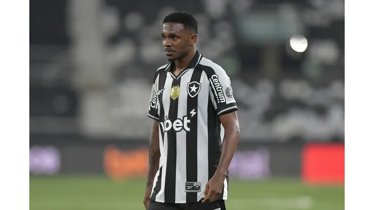RJ - RIO DE JANEIRO - 18/11/2025 - BRASILEIRO A 2025, BOTAFOGO X SPORT - Jeffinho jogador do Botafogo durante partida contra o Sport no estadio Engenhao pelo campeonato Brasileiro A 2025. Foto: Thiago Ribeiro/AGIF