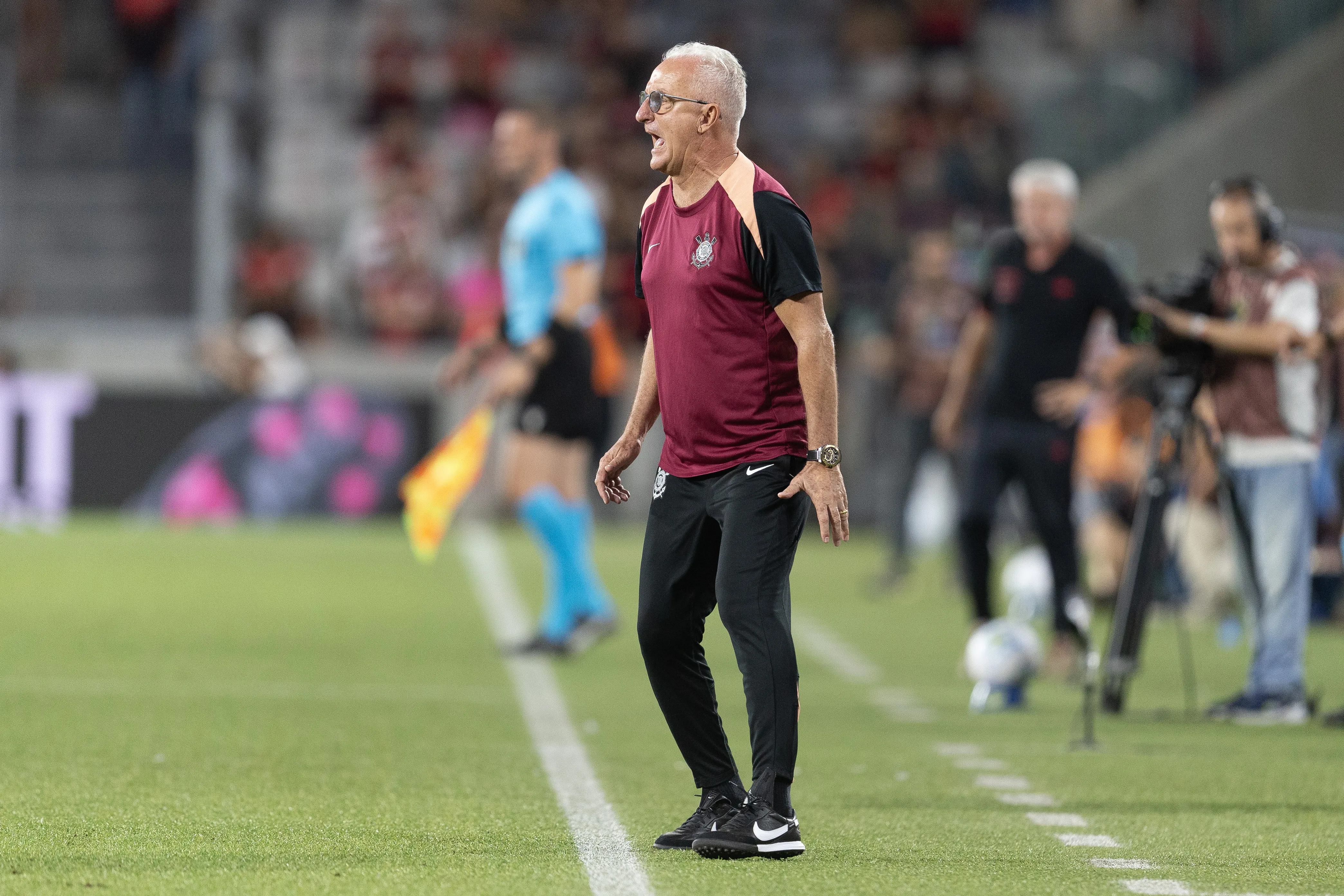 Dorival comandando o Corinthians – Foto: Hedeson Alves/AGIF