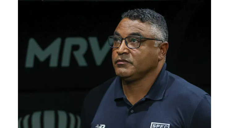 MG - BELO HORIZONTE - 18/03/2026 - BRASILEIRO A 2025, ATLETICO-MG X SAO PAULO - Roger Machado tecnico do Sao Paulo durante partida contra o Atletico-MG no estadio Arena MRV pelo campeonato Brasileiro A 2025. Foto: Gilson Lobo/AGIF