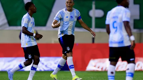 Carlos Vinícius em Palmeiras x Grêmio pelo Brasileirão 2026. Foto: Marcello Zambrana/AGIF