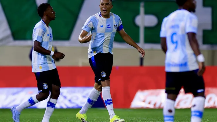 Carlos Vinícius em Palmeiras x Grêmio pelo Brasileirão 2026. Foto: Marcello Zambrana/AGIF