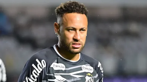 Neymar durante confronto contra o Remo no Brasileirão de 2026.