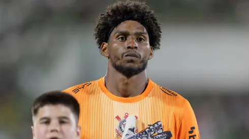 Hugo Souza jogador do Corinthians durante partida contra o Chapecoense no estádio Arena Conda pelo campeonato Brasileiro A 2026. Foto: Liamara Polli/AGIF
