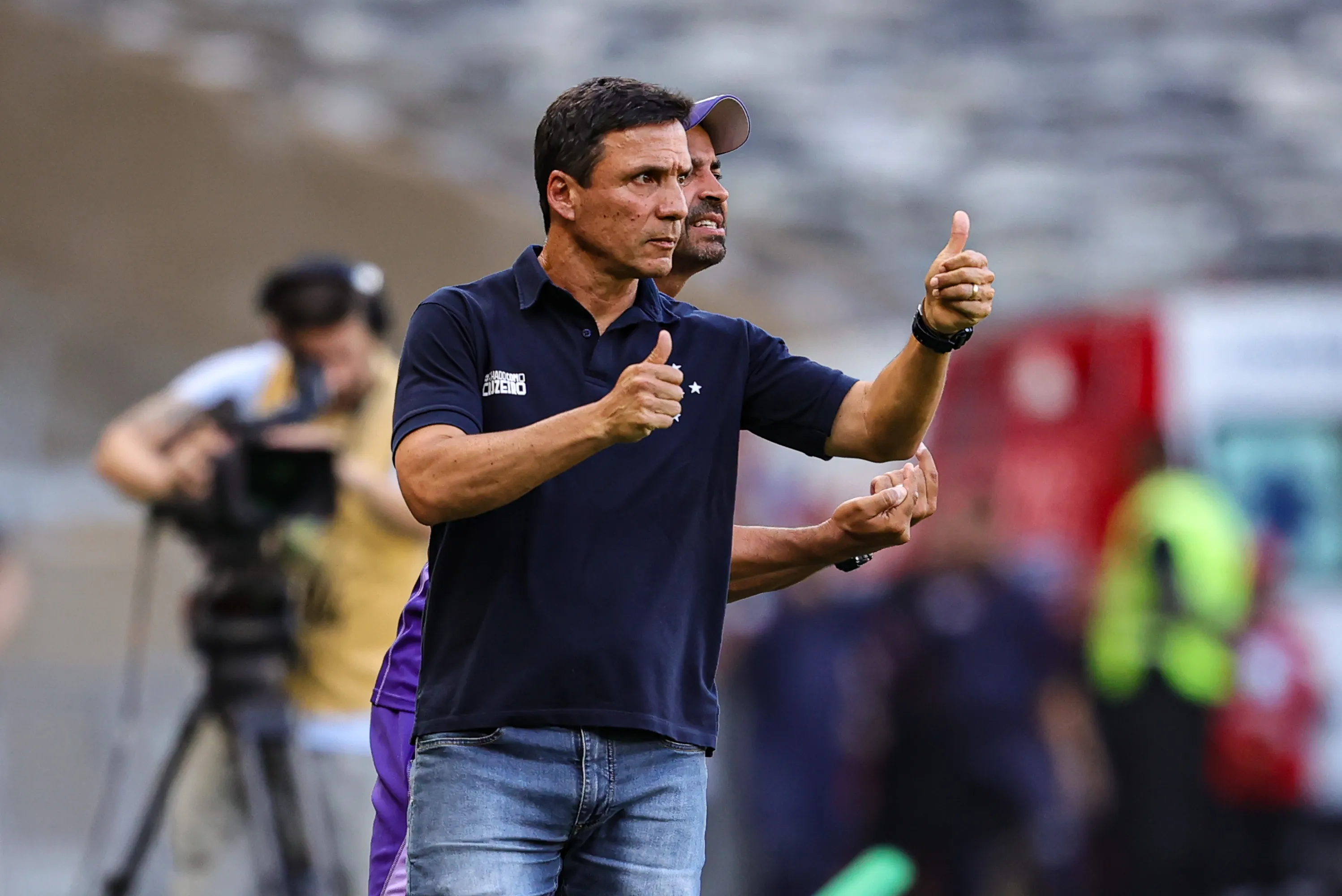 Zé Ricardo durante confronto entre Cruzeiro e Internacional no Brasileiro de 2023. Foto: Gilson Lobo/AGIF