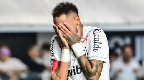 Neymar durante confronto contra o Remo no Brasileirão de 2026.