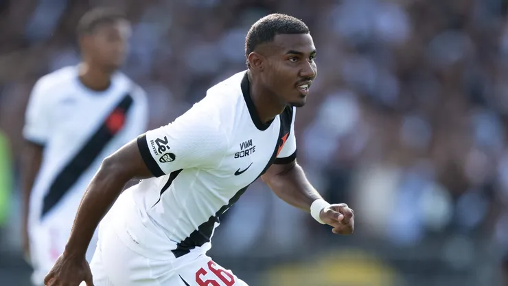 Cuiabano jogador do Vasco comemora seu gol durante partida contra o Gremio no estadio Sao Januario pelo campeonato Brasileiro A 2026. Foto: Jorge Rodrigues/AGIF