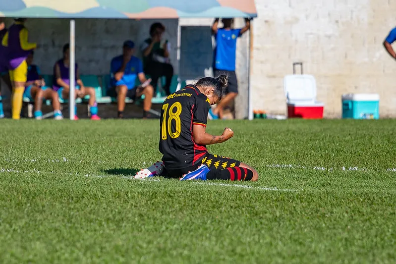 Jogadora do Sport comemorando gol - Foto: Fernando Sposito/SCR