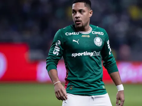 Vitor Roque reaparece em treino e anima palmeirenses