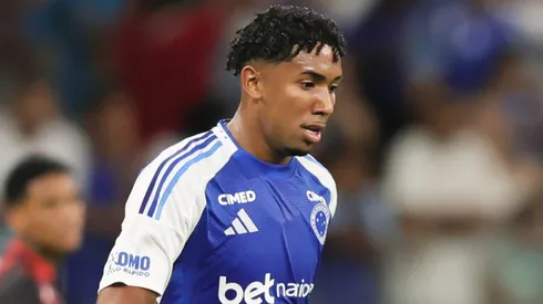 Ryan Guilherme durante confronto contra o Pouso Alegre no Campeonato Mineiro de 2026.