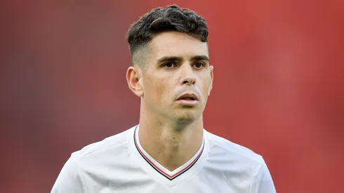 Oscar rescindiu com o São Paulo e anunciou a aposentadoria.