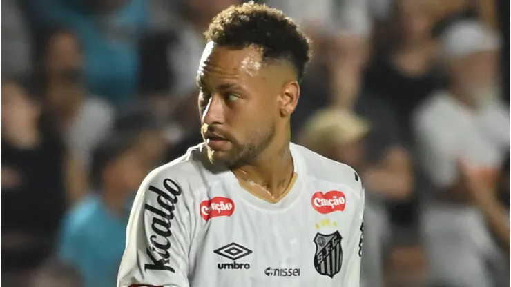 Neymar durante confronto entre Santos e Internacional.