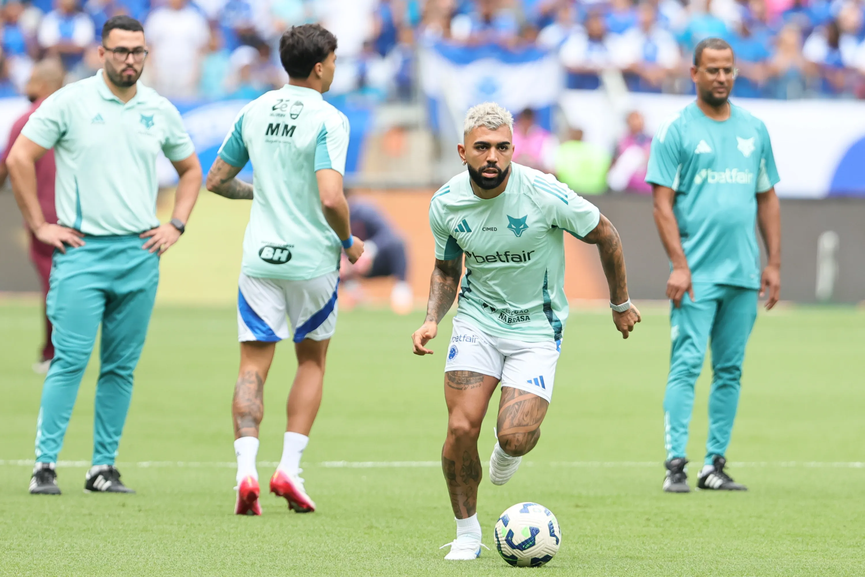 Gabriel Barbosa Gabigol jogador do Cruzeiro durante aquecimento antes da partida contra o Fluminense no estadio Mineirao pelo campeonato Brasileiro A 2025. Foto: Gilson Lobo/AGIF