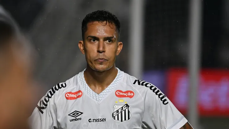 Igor Vinícius é desfalque em Flamengo x Santos. Foto: Jota Erre/AGIF
