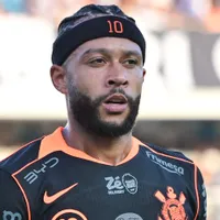 Memphis Depay retorna ao Corinthians, após tratamento na Europa