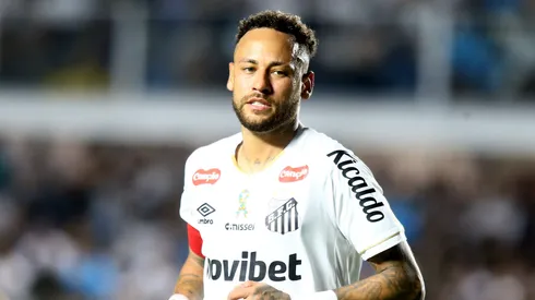 Neymar jogador do Santos durante partida contra o Remo no estadio Vila Belmiro pelo campeonato Brasileiro A 2026. Foto: Mauricio De Souza/AGIF